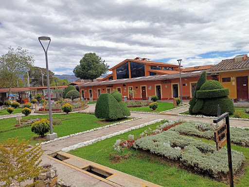 Complejo Turístico Baños Del Inca